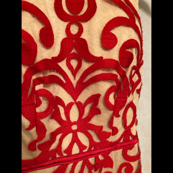 Open-back Mermaid-cut Dress - Picture 4 of 4